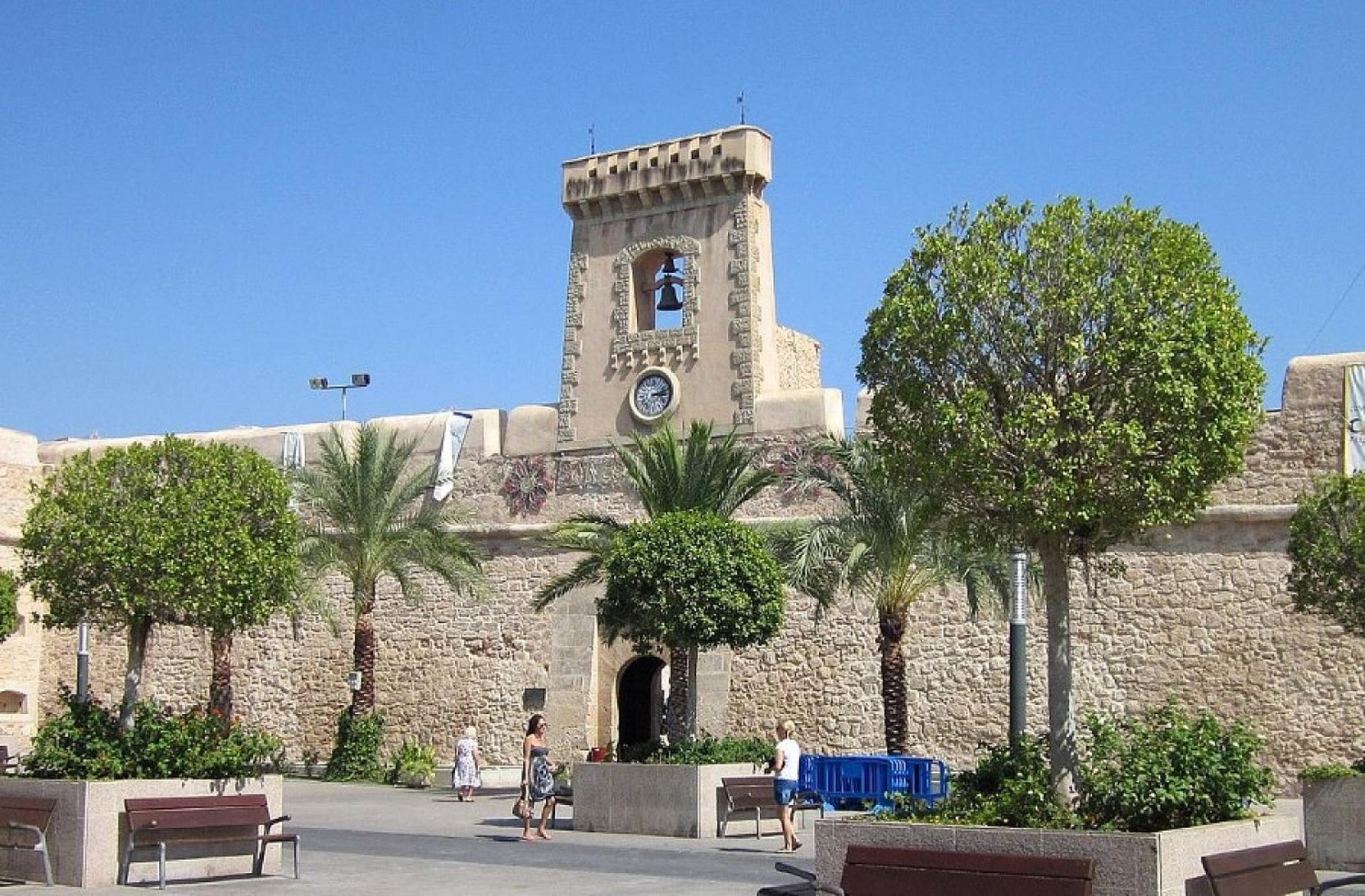Mediterraneamente soleado Santa Pola Esterno foto